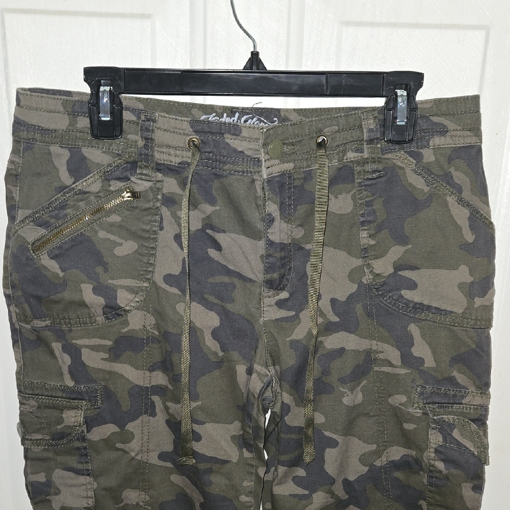 Camo Cargo Women Cropped Pants - Olive Green